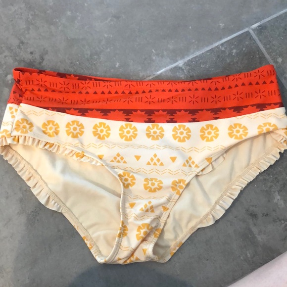 Hot Topic Moana Bikini Bottoms - Picture 1 of 3